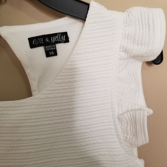 Ava & Yelly dress with ruffle sleeve - Picture 3 of 8